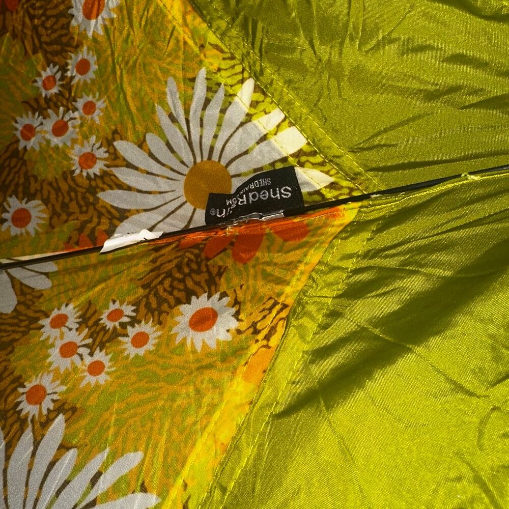 Vtg SHEDRAIN Green Orange Yellow Floral Umbrella w/case USA - Picture 4 of 10